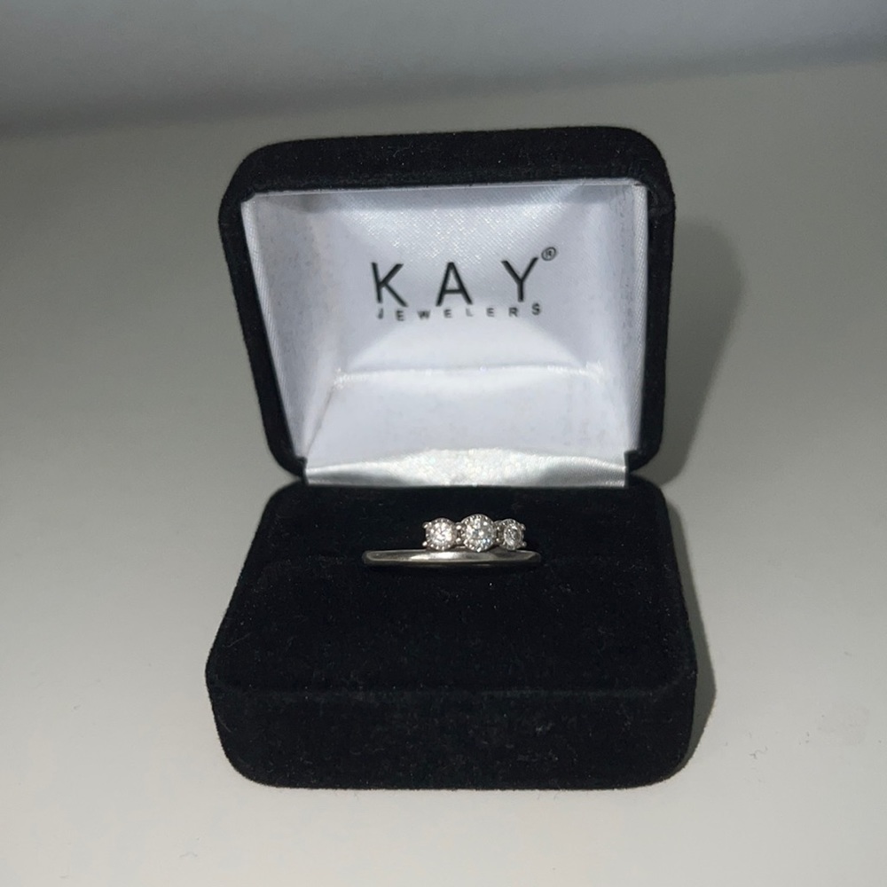 Kay Ring - Picture 2 of 3